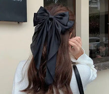 Load image into Gallery viewer, Bowie Hair Clip