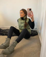 Load image into Gallery viewer, Paige Puffer Gilets